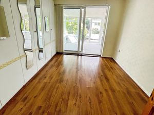 DINING ROOM- click for photo gallery